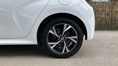 Toyota Yaris 1.5 Hybrid Design 5dr CVT Hybrid Hatchback